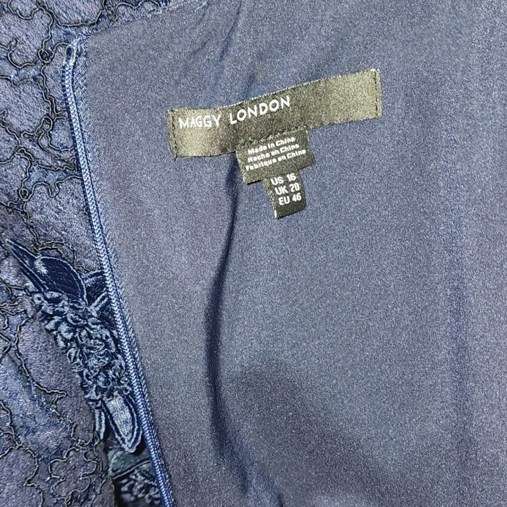 Maggy London lace midi dress - Picture 3 of 15